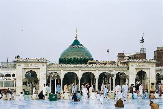Hazrat Ali Hujwiri (RA): The Life, Legacy, and Teachings of Data Ganj Bakhsh